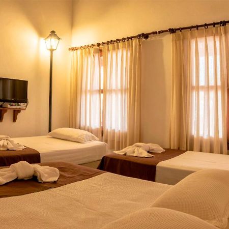 Hotel Mami Vilma Roboré Esterno foto