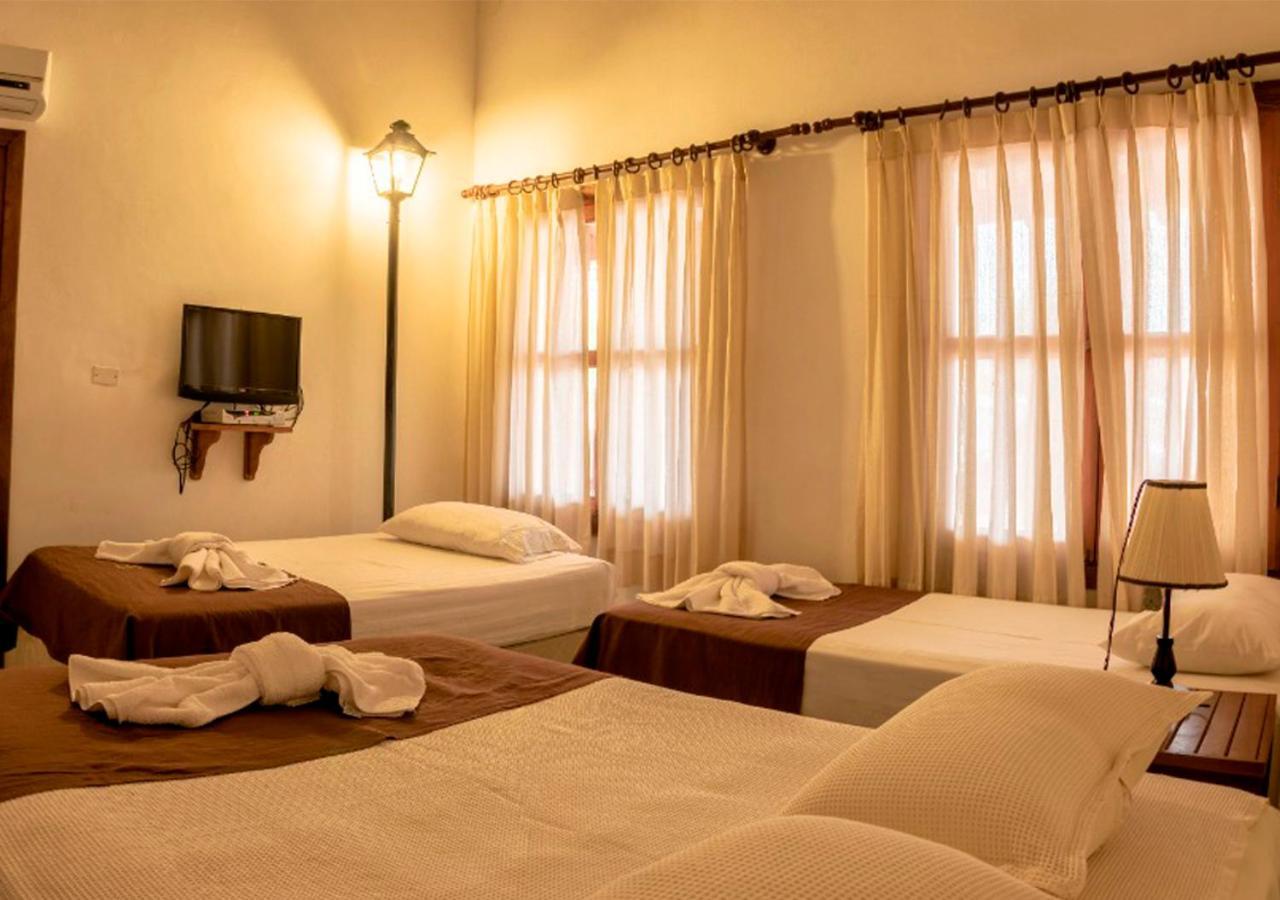Hotel Mami Vilma Roboré Esterno foto